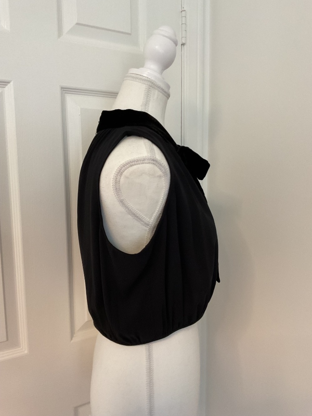 ⭐️ Kate Spade New York Black Velvet Bowed Top - size 4 - Picture 7 of 8